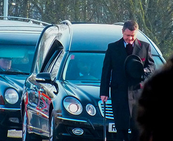 Funeral directors and funeral services in Newcastle, Kenton, Gosforth, Kingston Park, Great Park, Benton, Jesmond, Blakelaw, North Tyneside, Northumberland and Gateshead. Funeral advice on cremations, burials, home or venue services, coffins and flower arrangements.